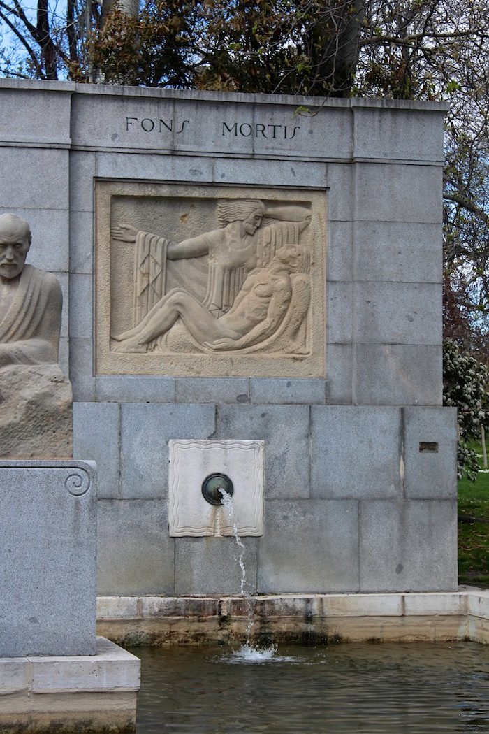 Statua Ramon y Cajal (5).jpg